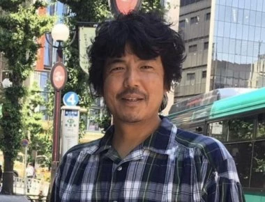 Στην Ιαπωνία μπορείς να νοικιάσεις έναν μεσήλικα για 9 δολάρια την ώρα για να σε... ακούσει